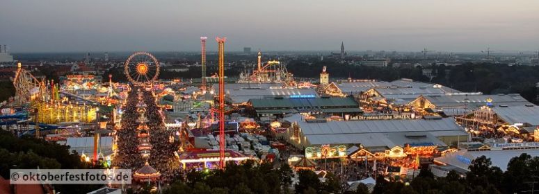 Blick von der Paulskirche auf das Oktoberfestgeschehen