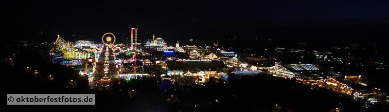 Blick von der Paulskirche auf das Oktoberfestgeschehen