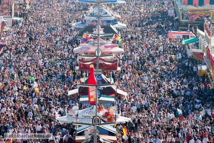 Menschenmassen auf dem Oktoberfest in München
